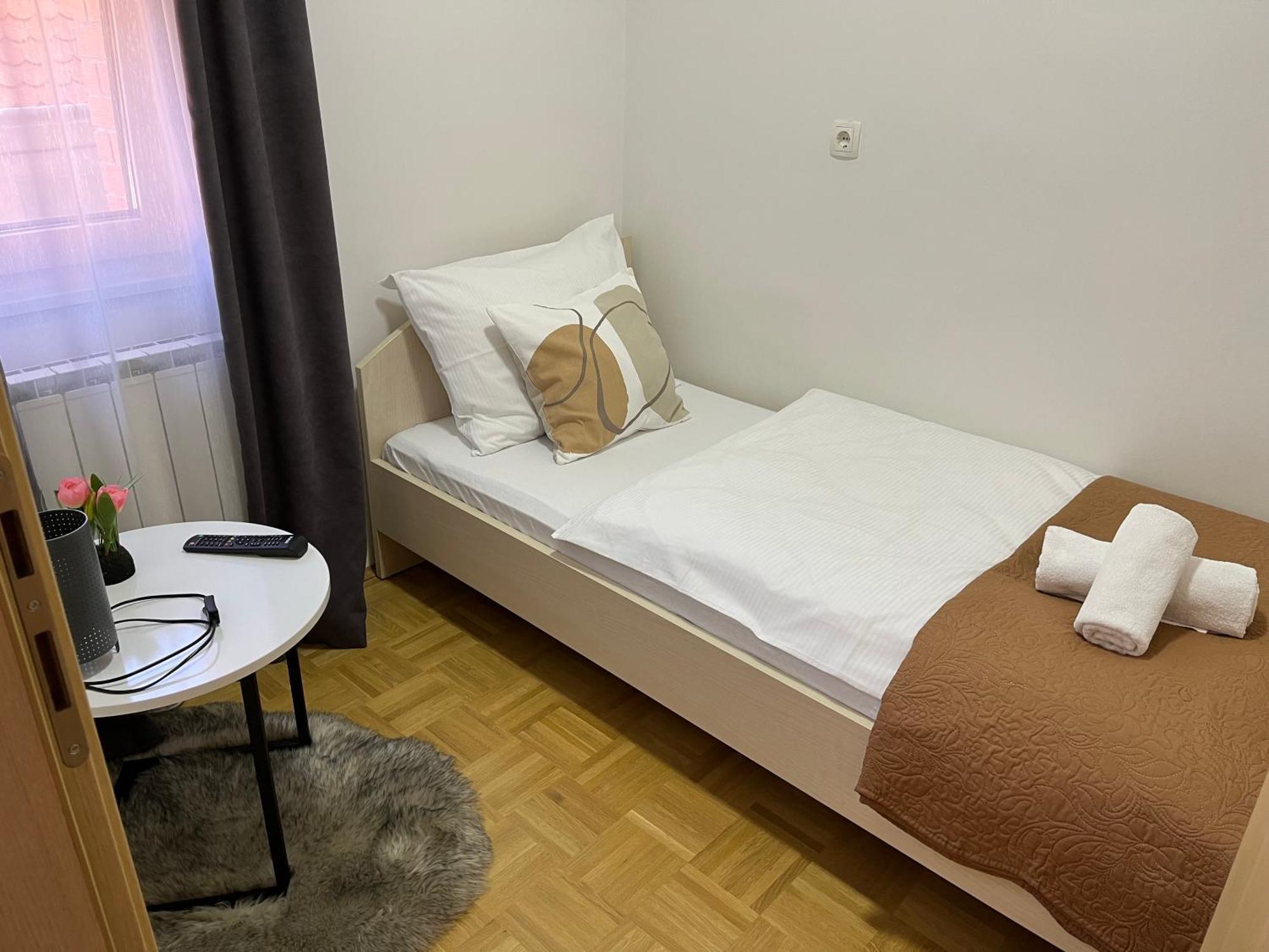 Apartamento For5 Ðakovo Exterior foto