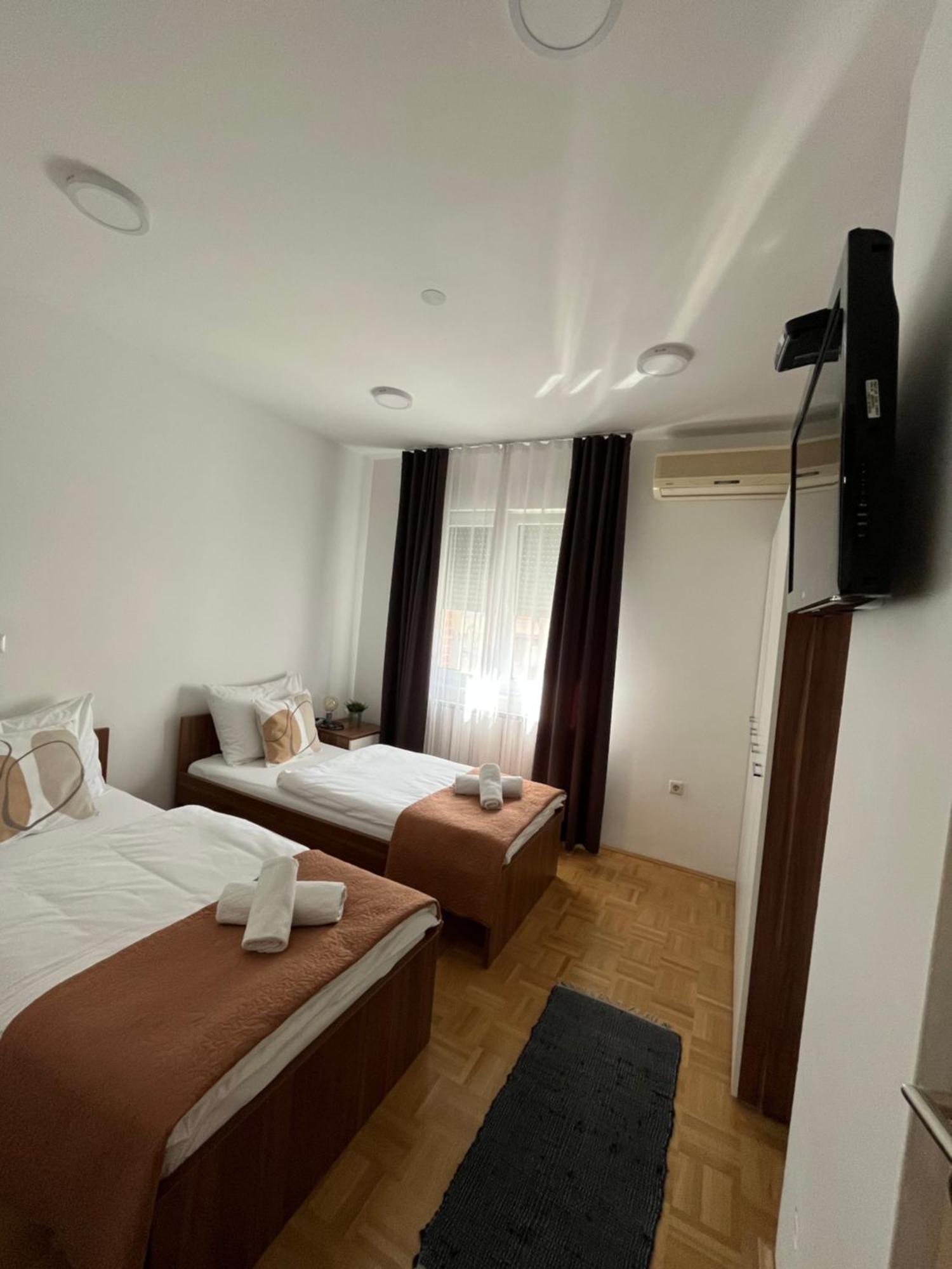 Apartamento For5 Ðakovo Exterior foto